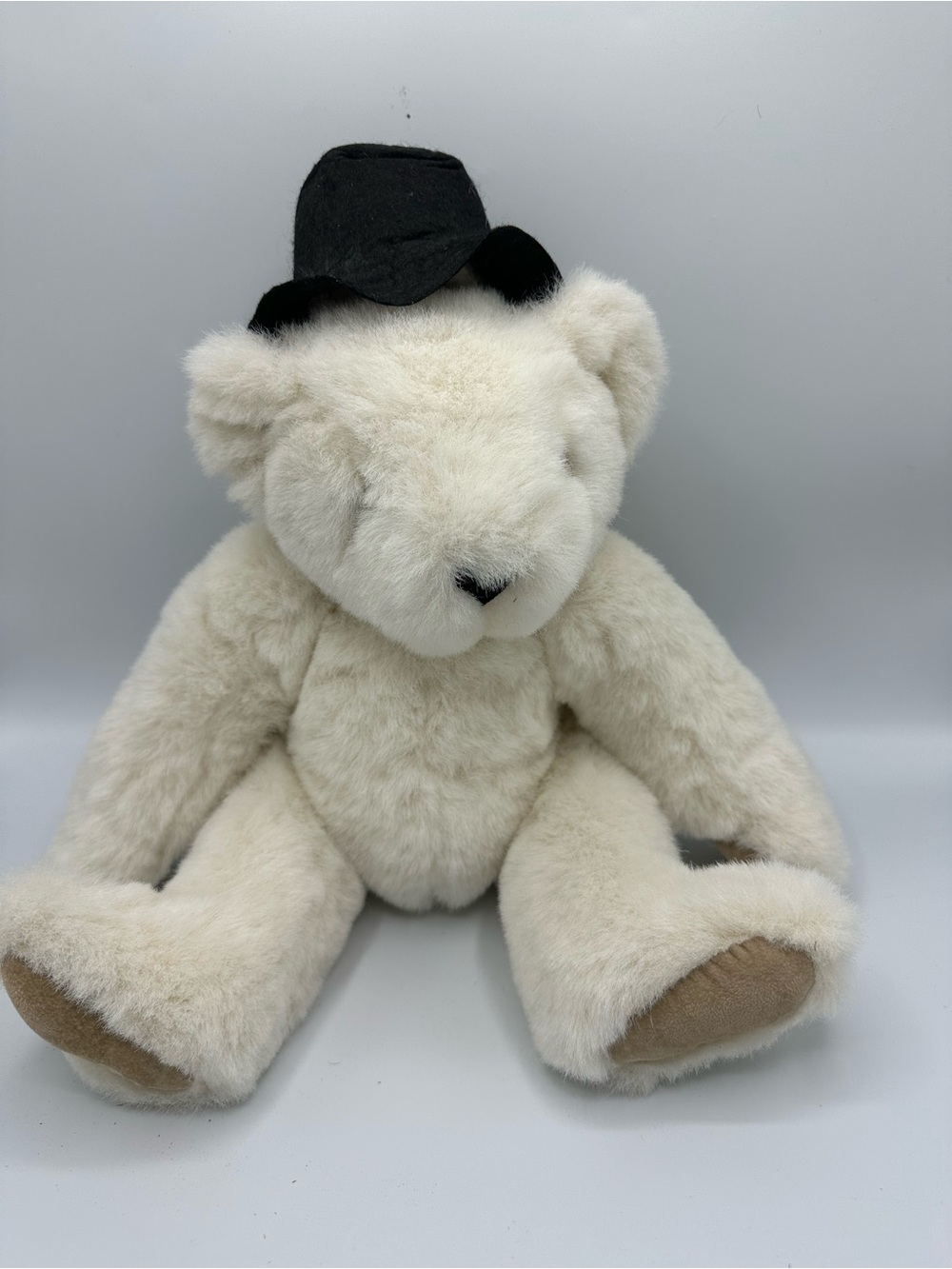 THE VERMONT TEDDY BEAR CO 1994 White Bear Jointed 17" Poseable Plush w/Hat
